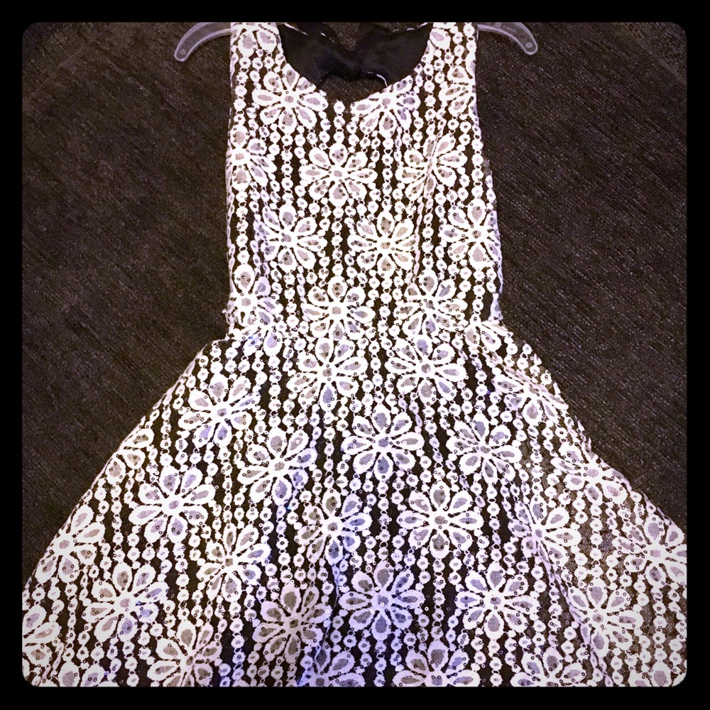 Size medium girls dress